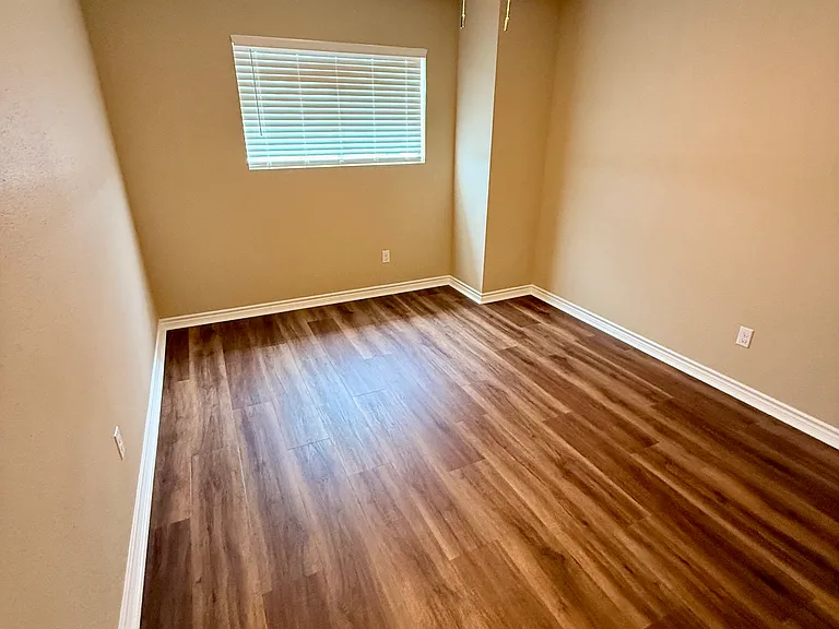 1013 Park Meadow Dr — Photo 9