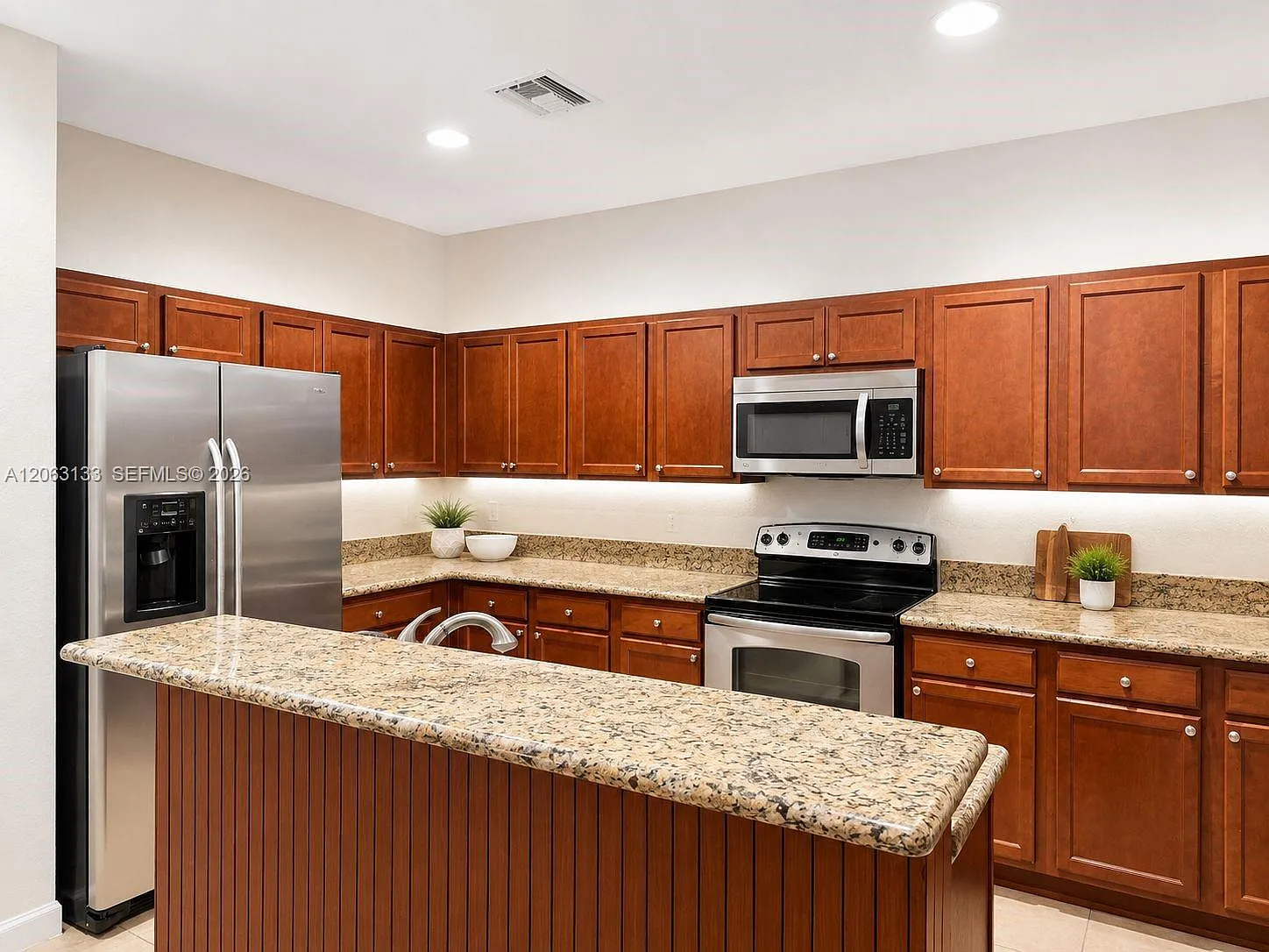 Silver Palm East Section — Photo 4