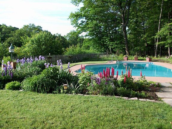 In-Ground Heated Beauty Pool