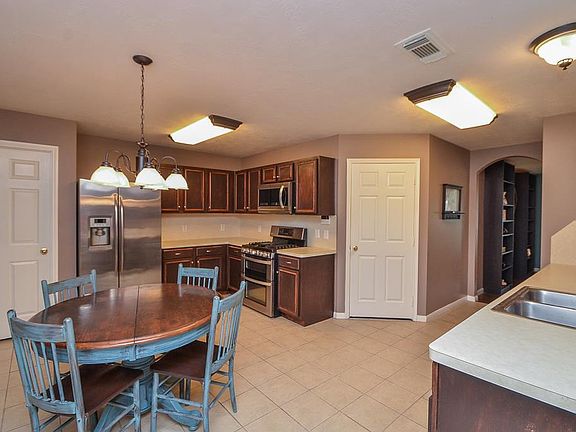 2nd image of 5933 Whispering Lakes Dr
