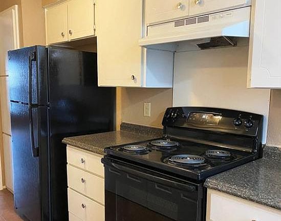 3rd image of 1038 Southmoor Ave