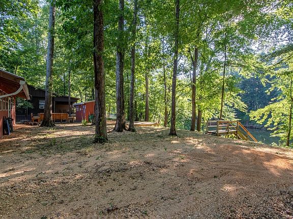 5th image of 300 Teal Ln