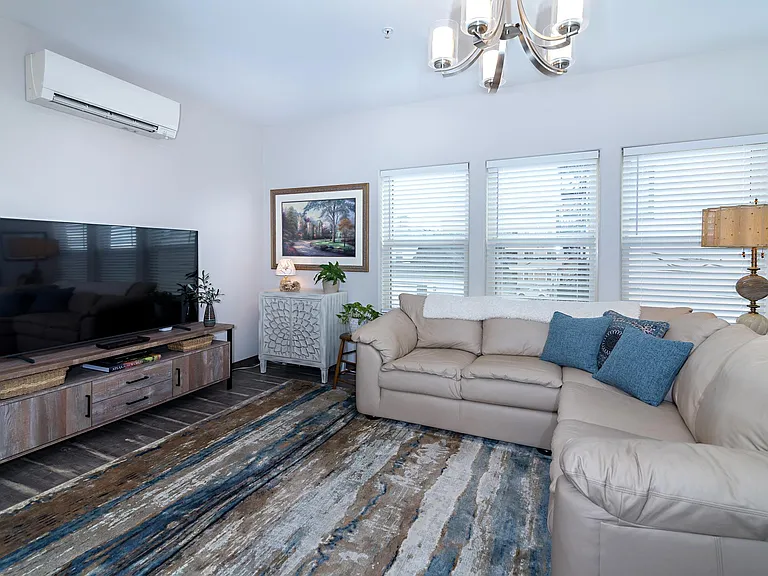 304 W 5th Ave #10 — Photo 12