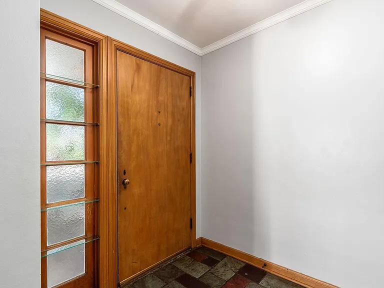 109 E Riverglen Dr — Photo 4
