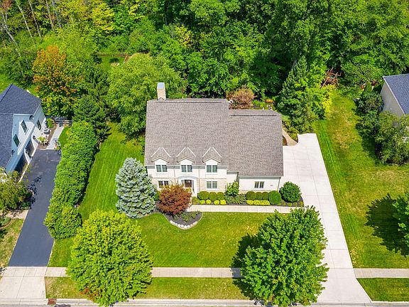 3rd image of 9149 Creighton Dr