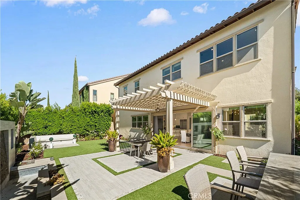 5 bed, 5.5 bath, 3973 sqft, $9,900 — Photo 1