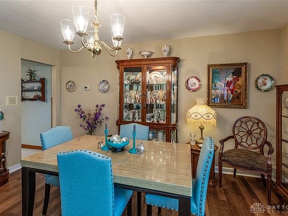 3rd image of 3556 Wales Dr