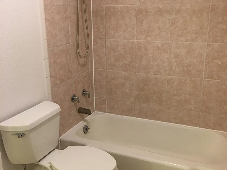 2703 Tremont St — Photo 7