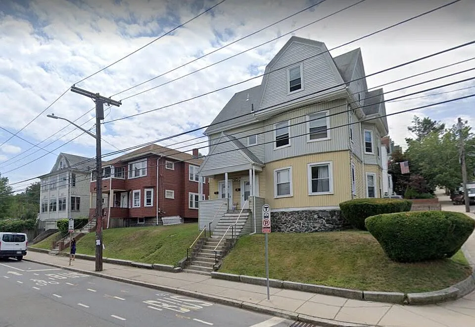 369 Boston Ave #2