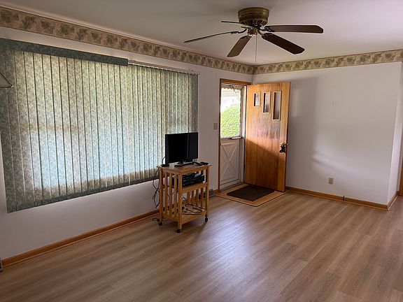 2nd image of 318 Durant St