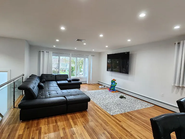 Cove Ct — Photo 10