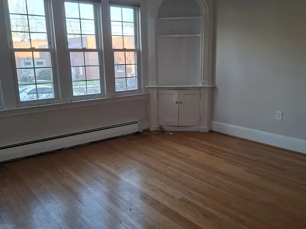 9 N Beacon St, Hartford, CT