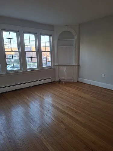 9 N Beacon St Photo 1