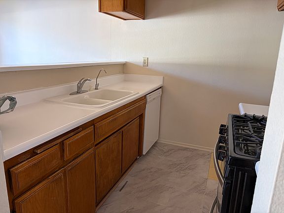 4th image of 328 E Valencia Ave APT G