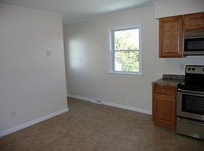 5th image of 8319 Willow Creek Dr