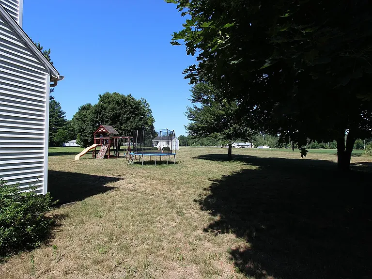230 Field Rd — Photo 9