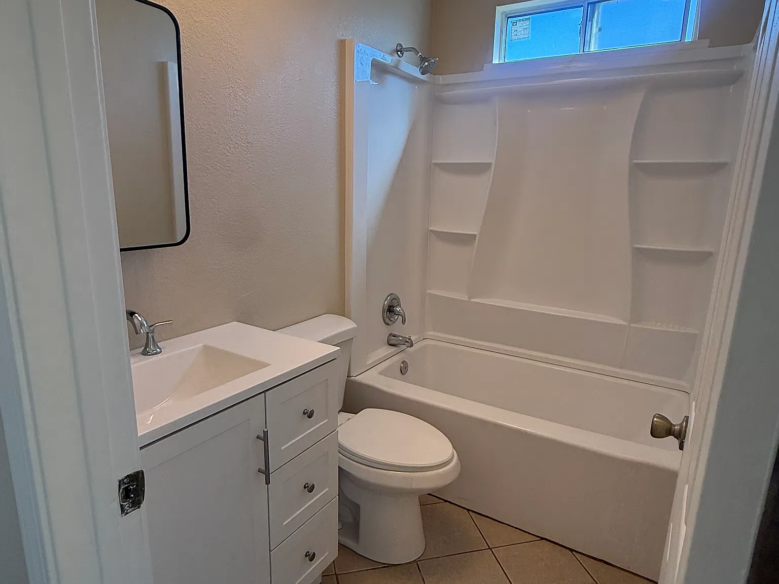 3 bed, 1150 sqft, $4,250 — Photo 4