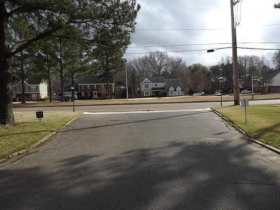 5th image of 1933 Autobahn Dr