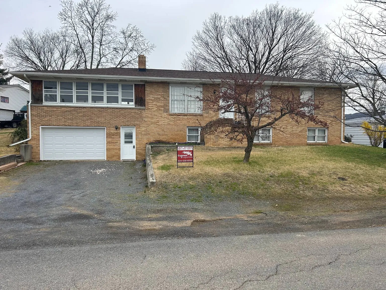 107 Early Ave photo 1