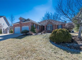 5218 Foxglove Ln, Godfrey, IL 62035