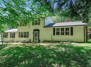151 Colony Ct, East Aurora, NY 14052