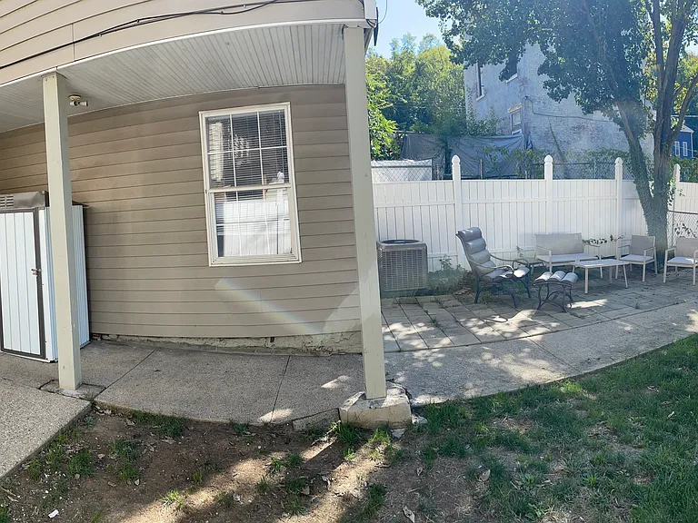 129 Gage St #2 — Photo 8