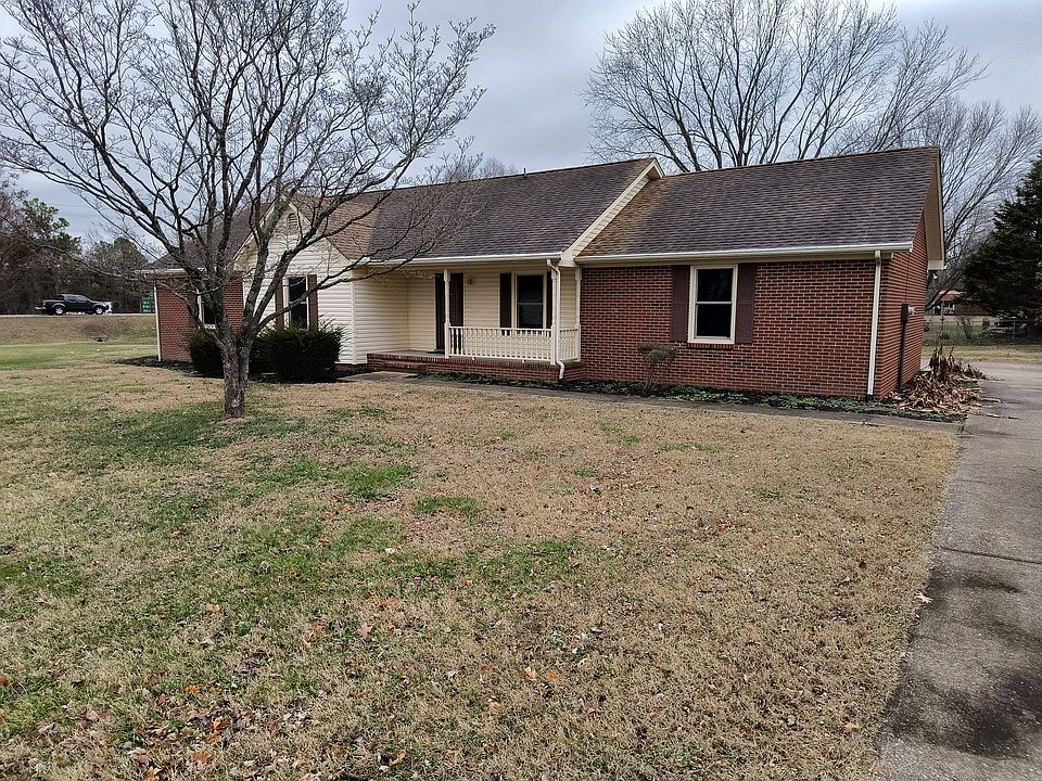 1st image of 690 Deerfield Dr