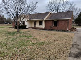 690 Deerfield Dr, Murfreesboro, TN 37129