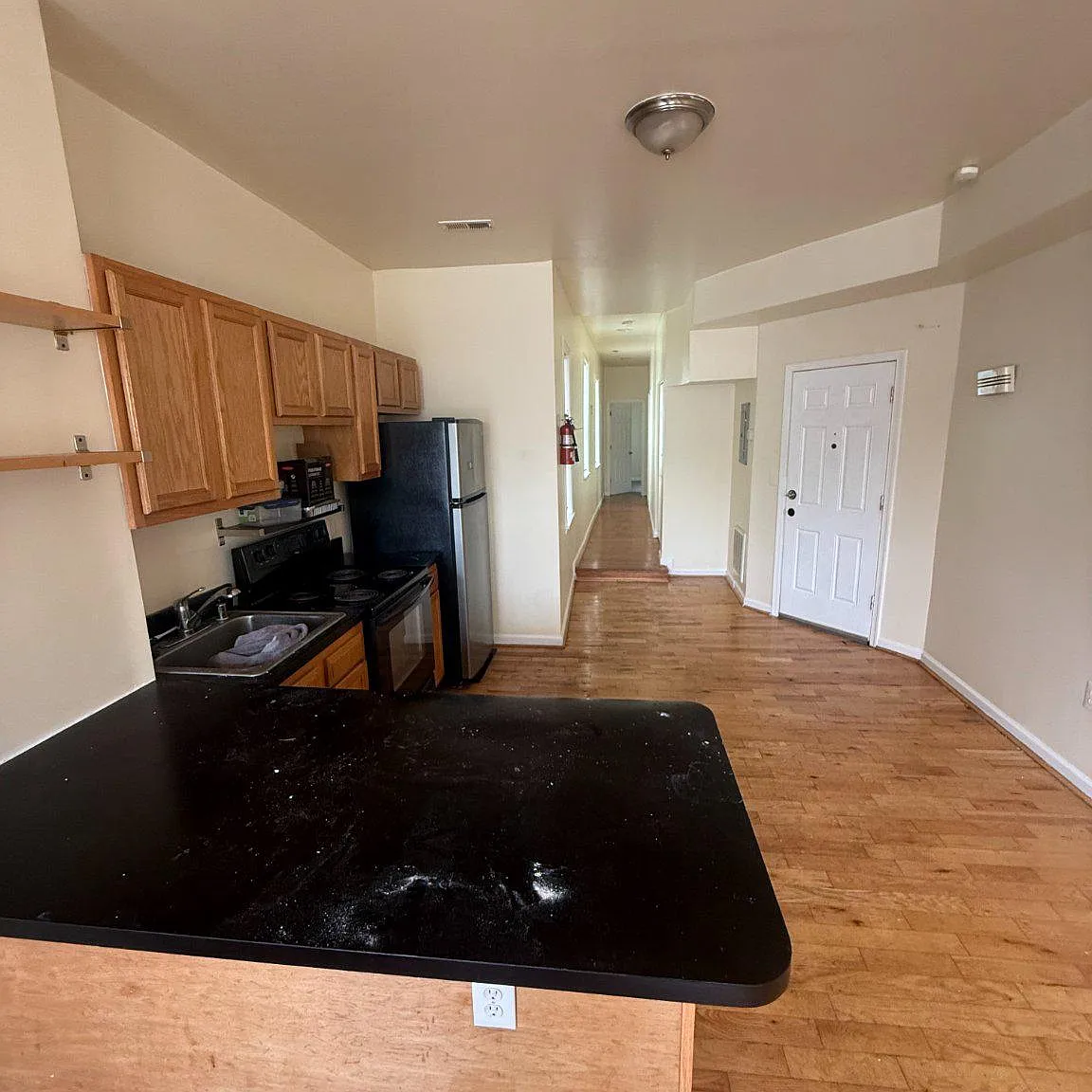 2 bed, 1.0 bath, 1000 sqft, $1,425 — Photo 3