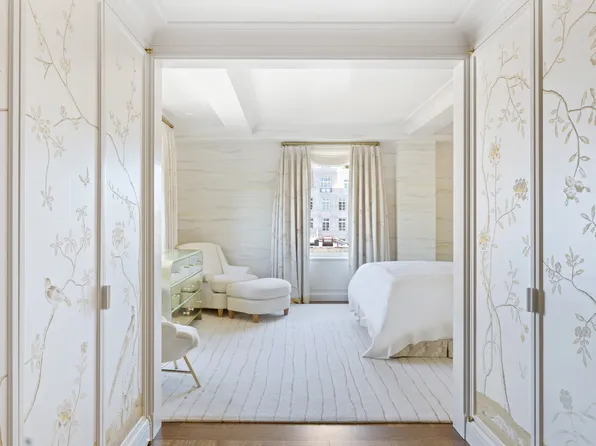 1049 5th Avenue image 10 of 19