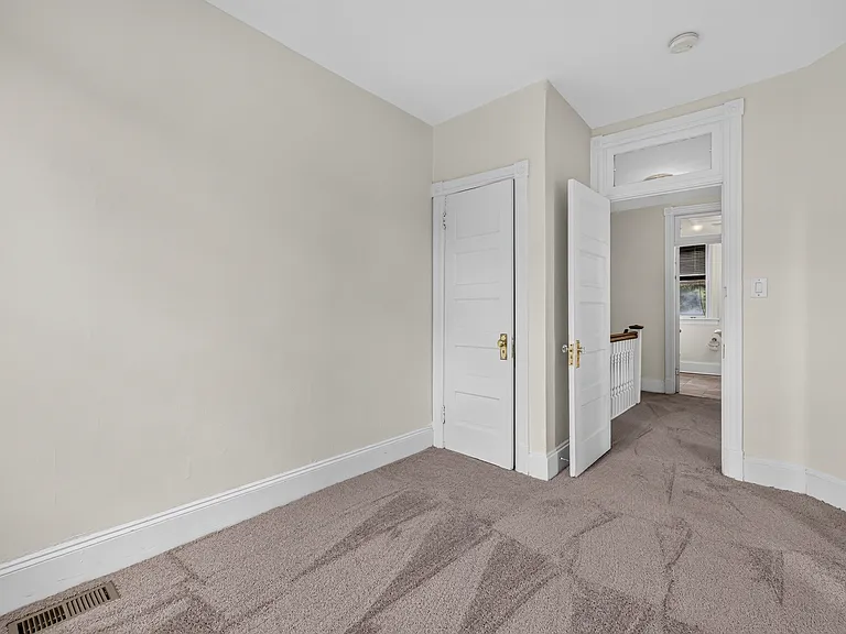 1252 E St NE #A — Photo 17