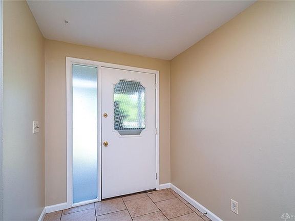4th image of 658 Coy Dr