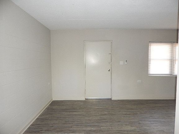 4th image of 100 Brookside Dr #1A