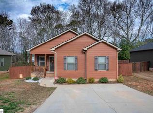 110 W 3rd Ave, Easley, SC 29640