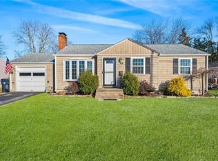 64 Claypool Dr, Warwick, RI 02886