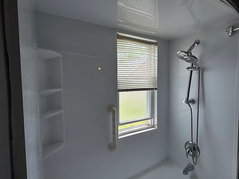 557 Emerson Dr — Photo 13