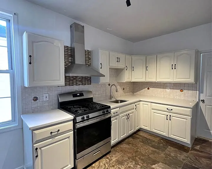 144 Court St #1 — Photo 2