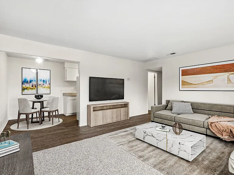 Clayton Crossing Apartments — Photo 9