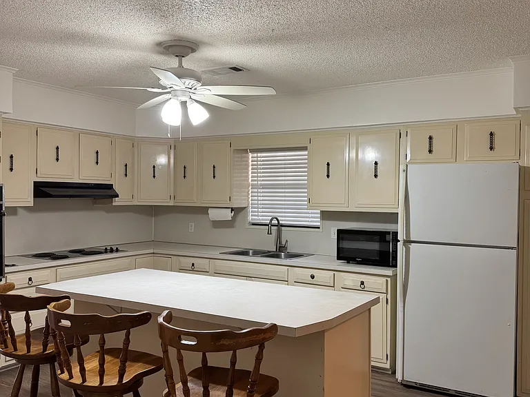 21734 E Memorial Dr — Photo 21