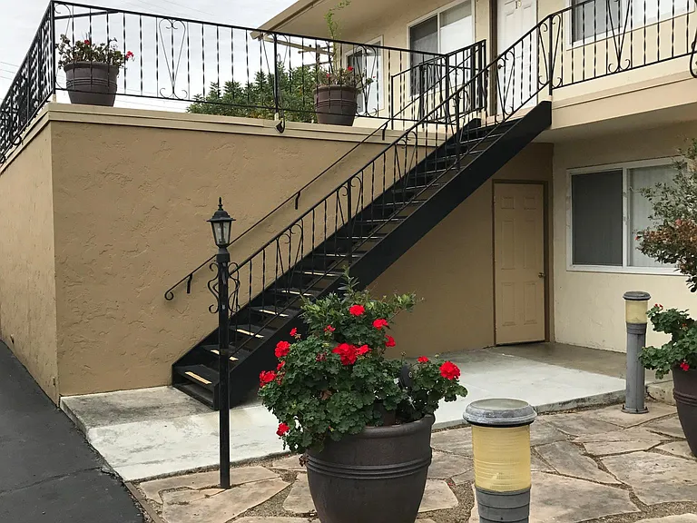 375 Saratoga Ave — Photo 8