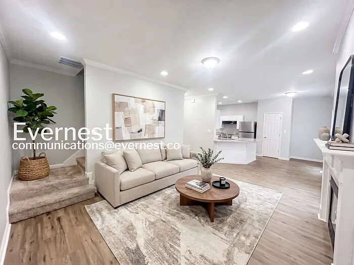 66 Holly Rd NW — Photo 4