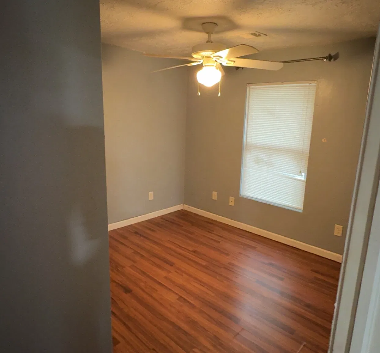 1618 Commercial St — Photo 2