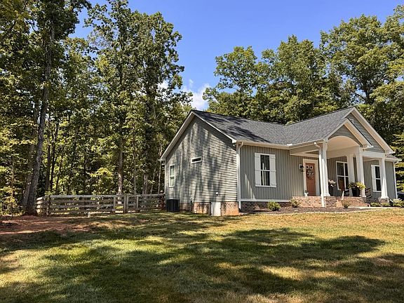 3rd image of 336 Blackwell Rd