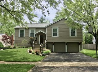 364 Cedarbrook Rd, Naperville, IL 60565