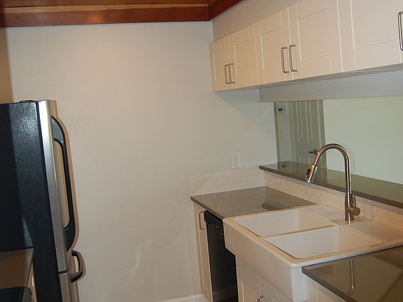 Beautiful Brand New Kitchen