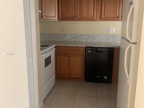 3rd image of 8115 Lagos De Campo Blvd #E-2