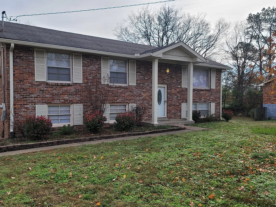 152 Chippendale Dr