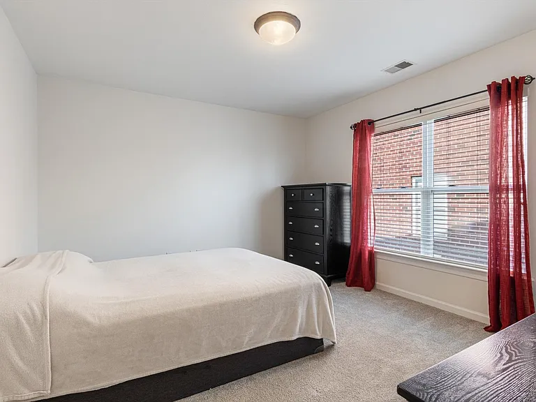 614 Patriot Ln — Photo 32