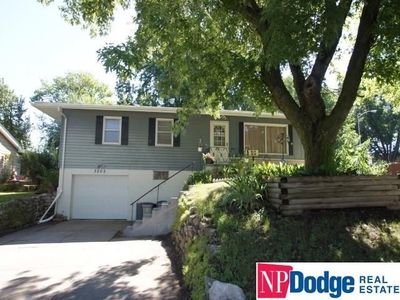 3205 N 97th St, Omaha, NE, 68134