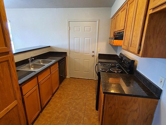 3rd image of 1512 Patricia Dr